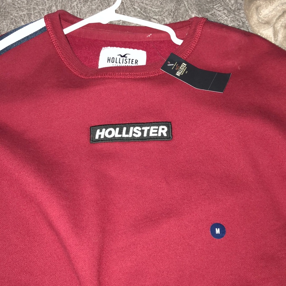 Maroon hollister crewneck size M